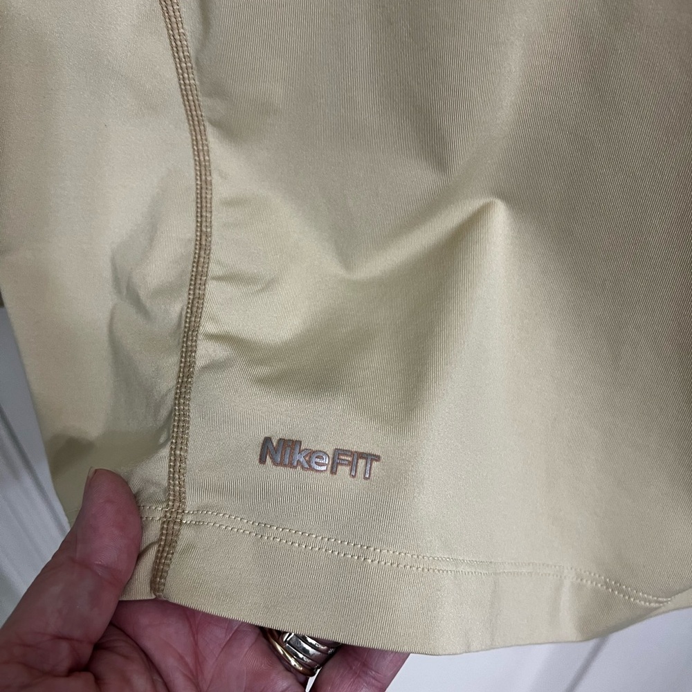 NIKE PRO -tight fit -beige shirt- size XL - Picture 4 of 13